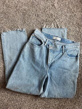 Abercrombie 90s Straight Ultra High Rise Jeans Curve Love Size 29 Raw Hem